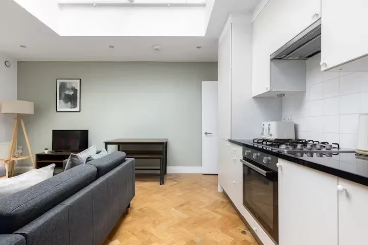 Flat Ellerslie Road in Greater London