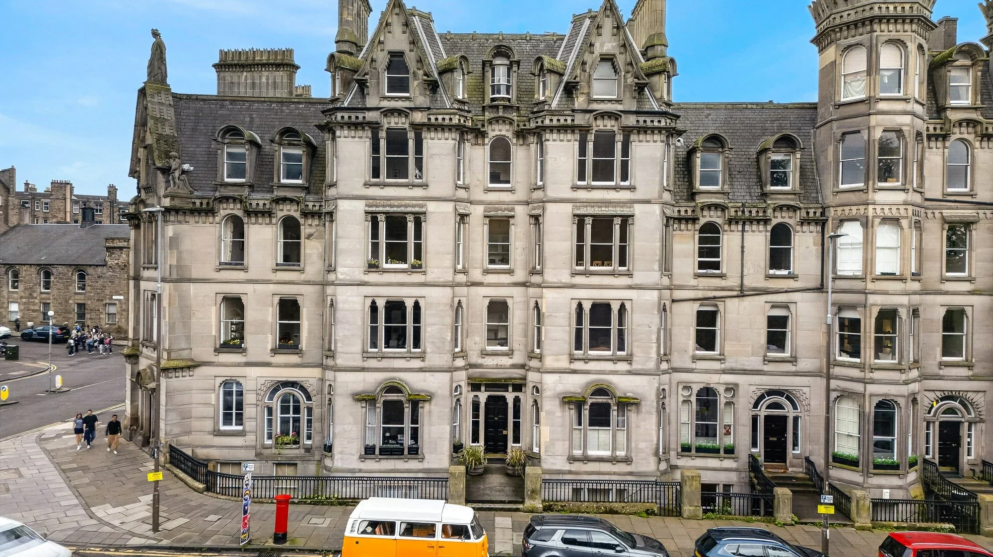 Flat Castle Terrace in City of Edinburgh