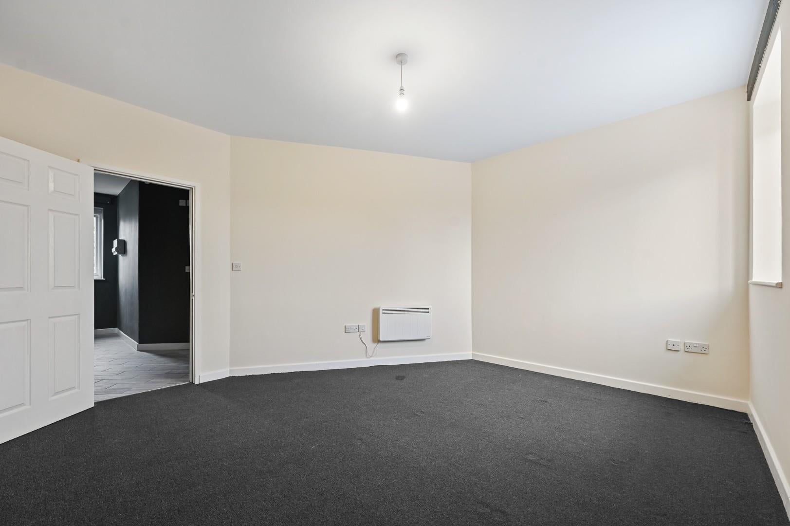 Flat Nelson Road in London