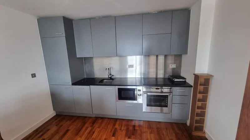Flat William Jessop Way in Liverpool