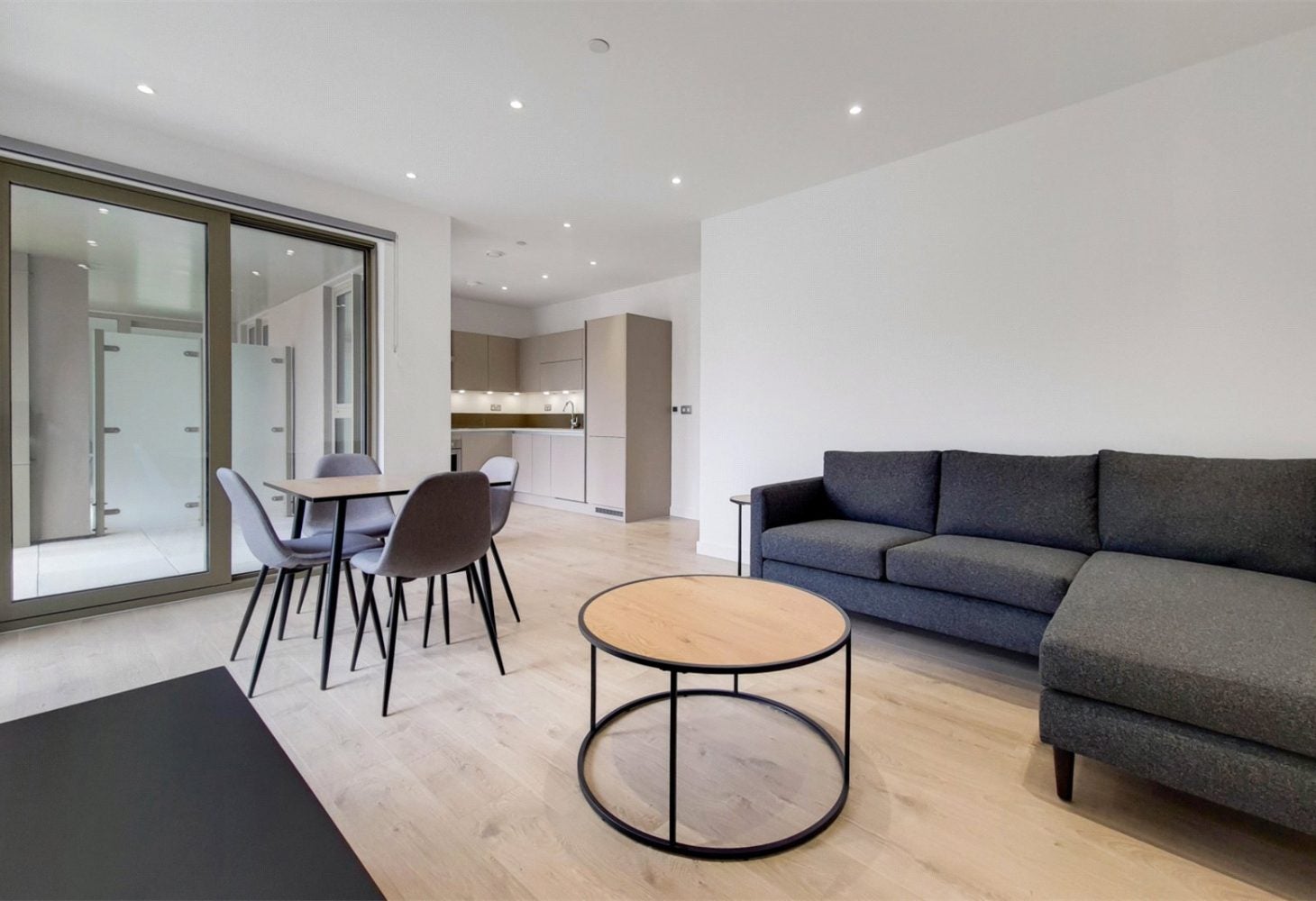 Flat Atlantis Avenue in Greater London