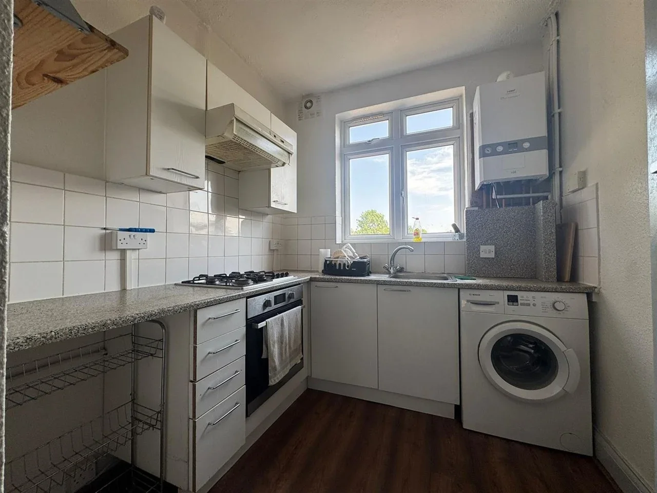 Flat Victoria Road in Greater London