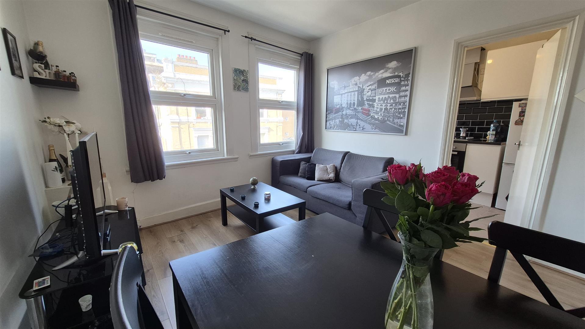 Flat Hetley Road in Greater London