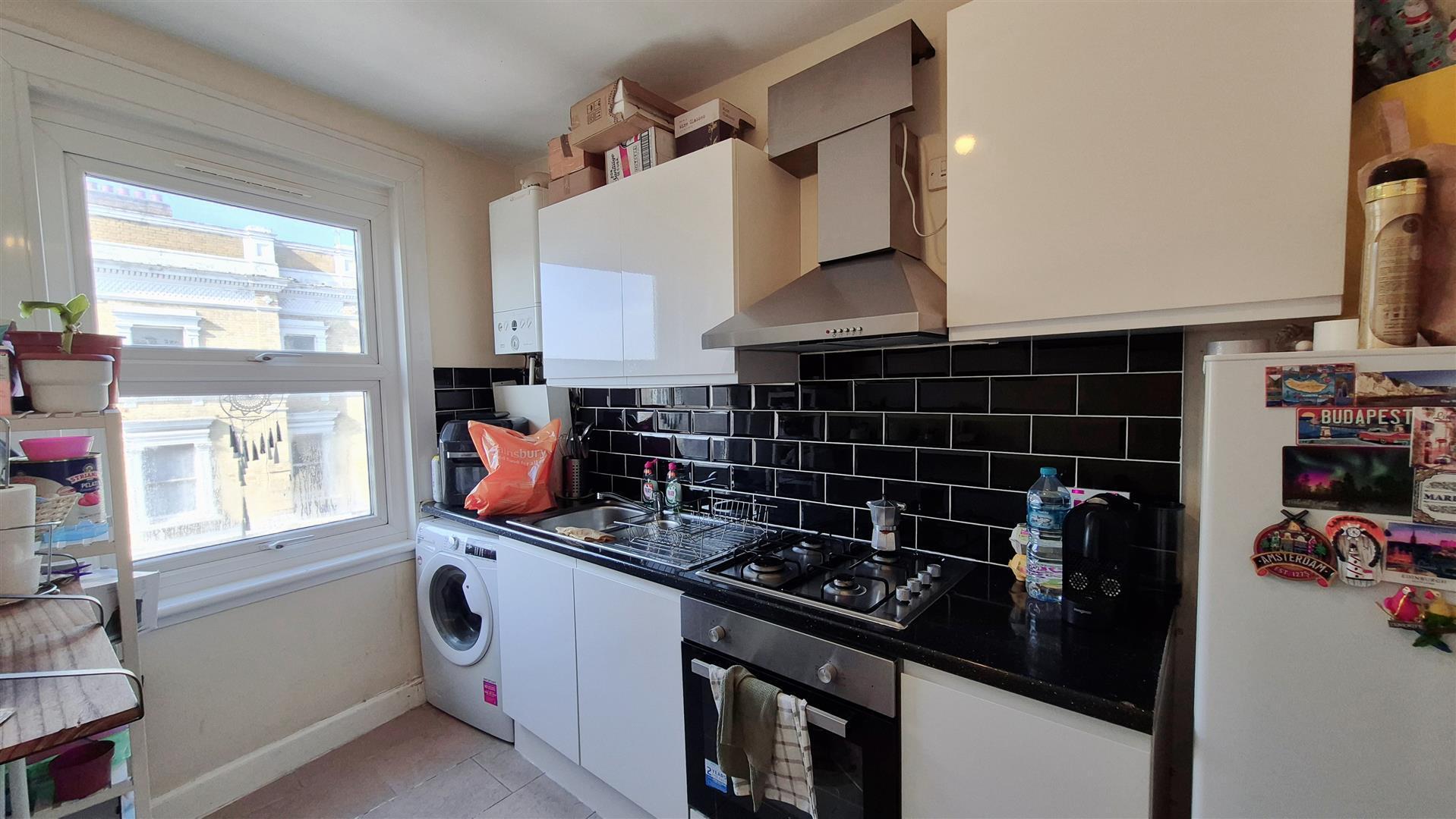 Flat Hetley Road in Greater London