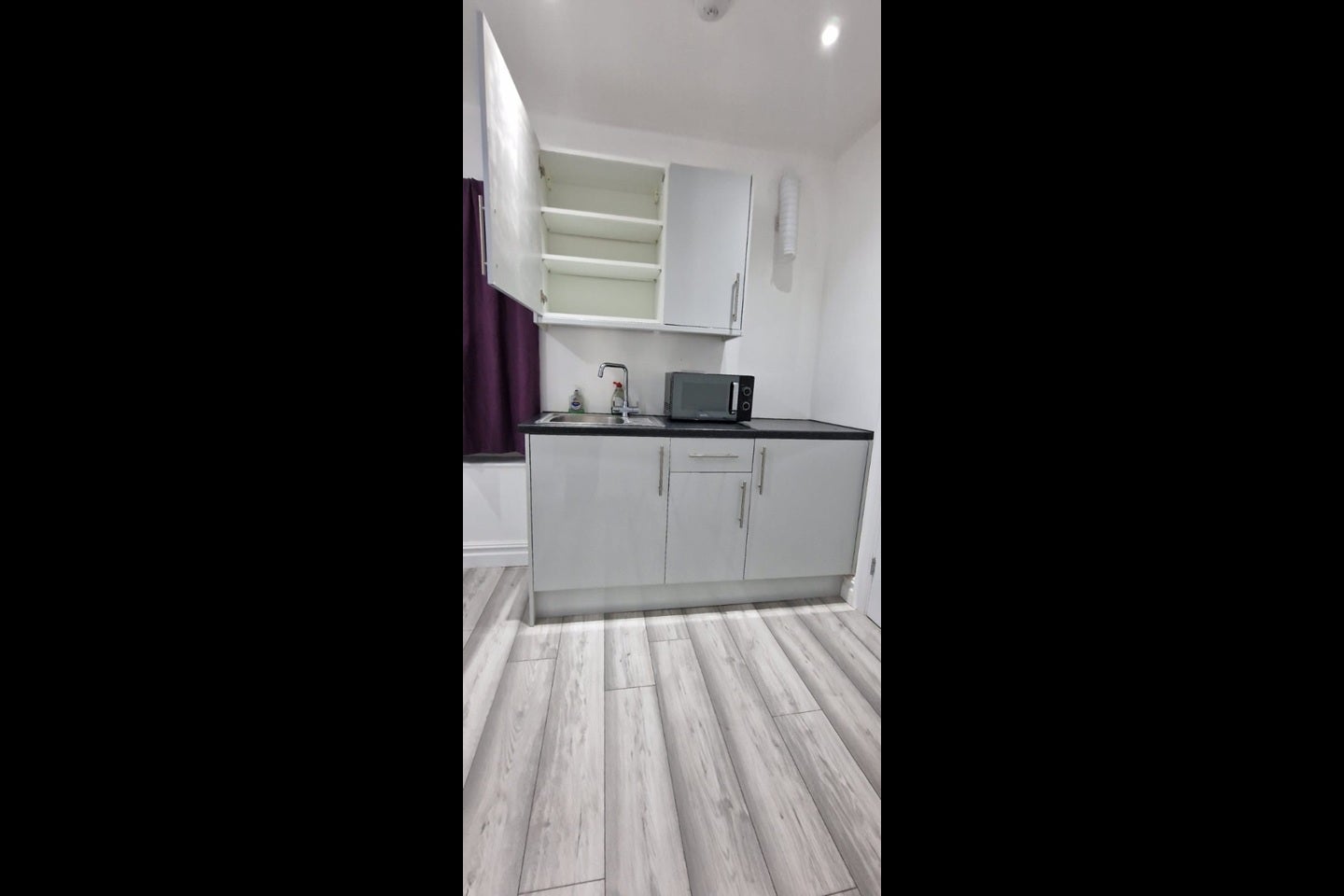 Room Eastcote Lane in Greater London