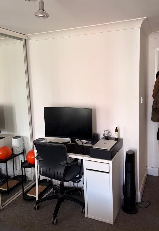 Room Poplar High Street in Greater London