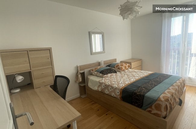 Room Place Guy Durand in Marseille