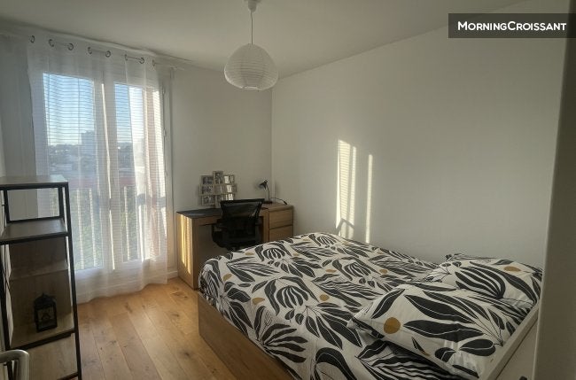 Room Place Guy Durand in Marseille