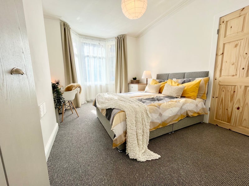Room Byron Street in Bristol