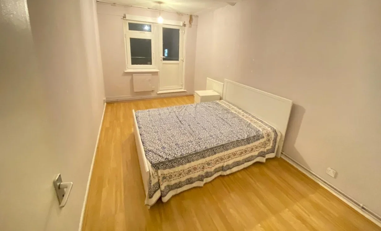 Room Cambridge Heath Road in Greater London