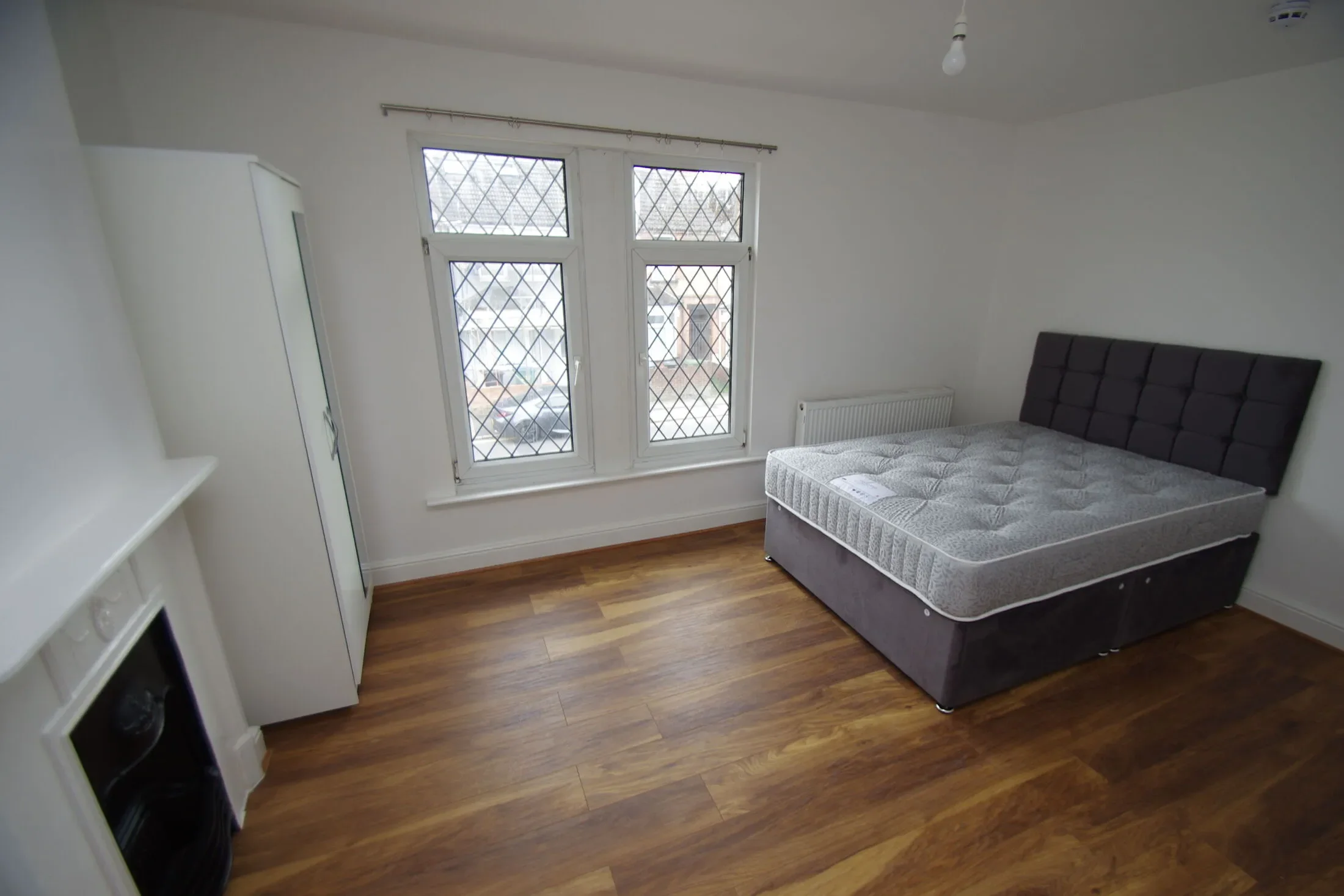 Room Whippendell Road in Watford