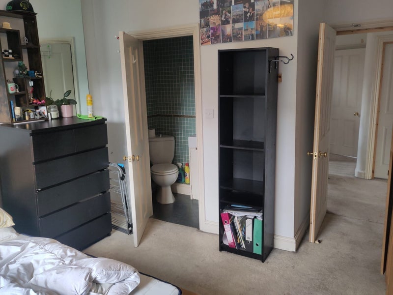 Room Dorset Road in Greater London