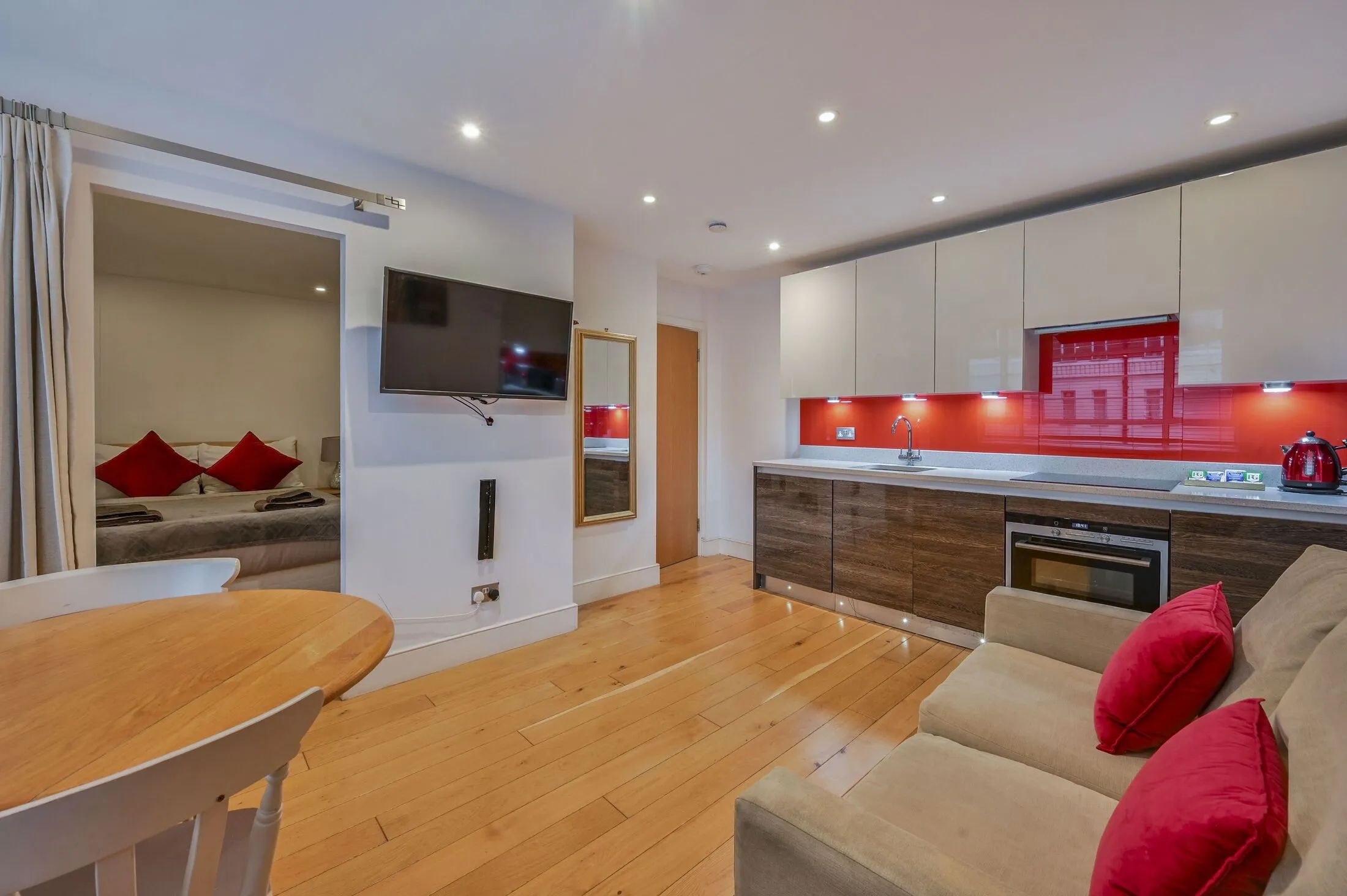 Flat Sloane Avenue in Greater London