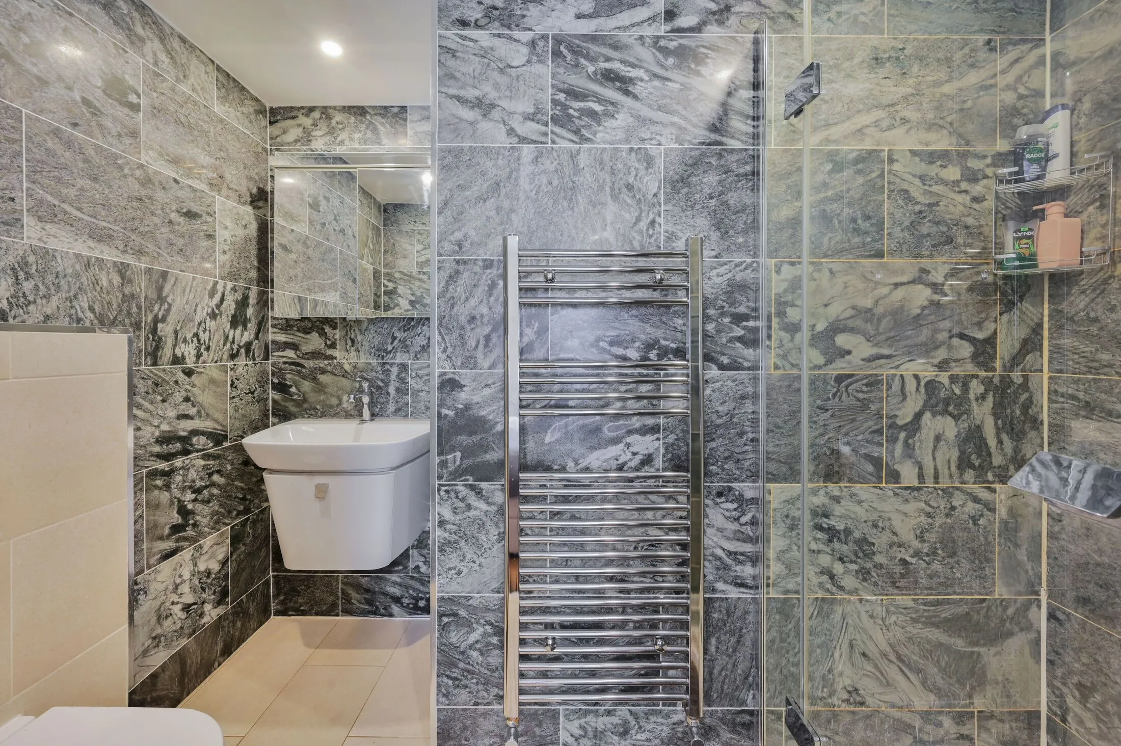 Flat Sloane Avenue in Greater London