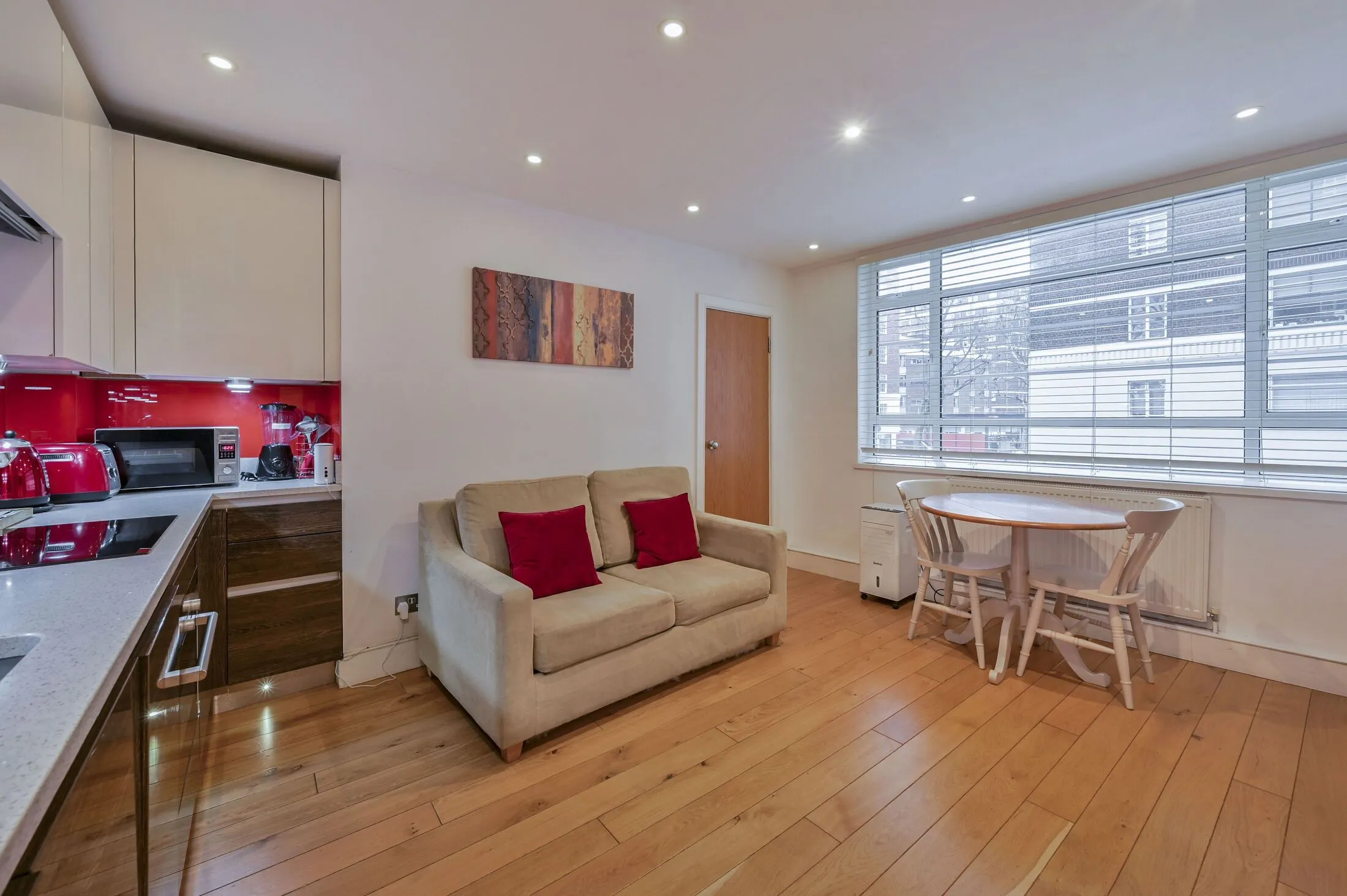 Flat Sloane Avenue in Greater London