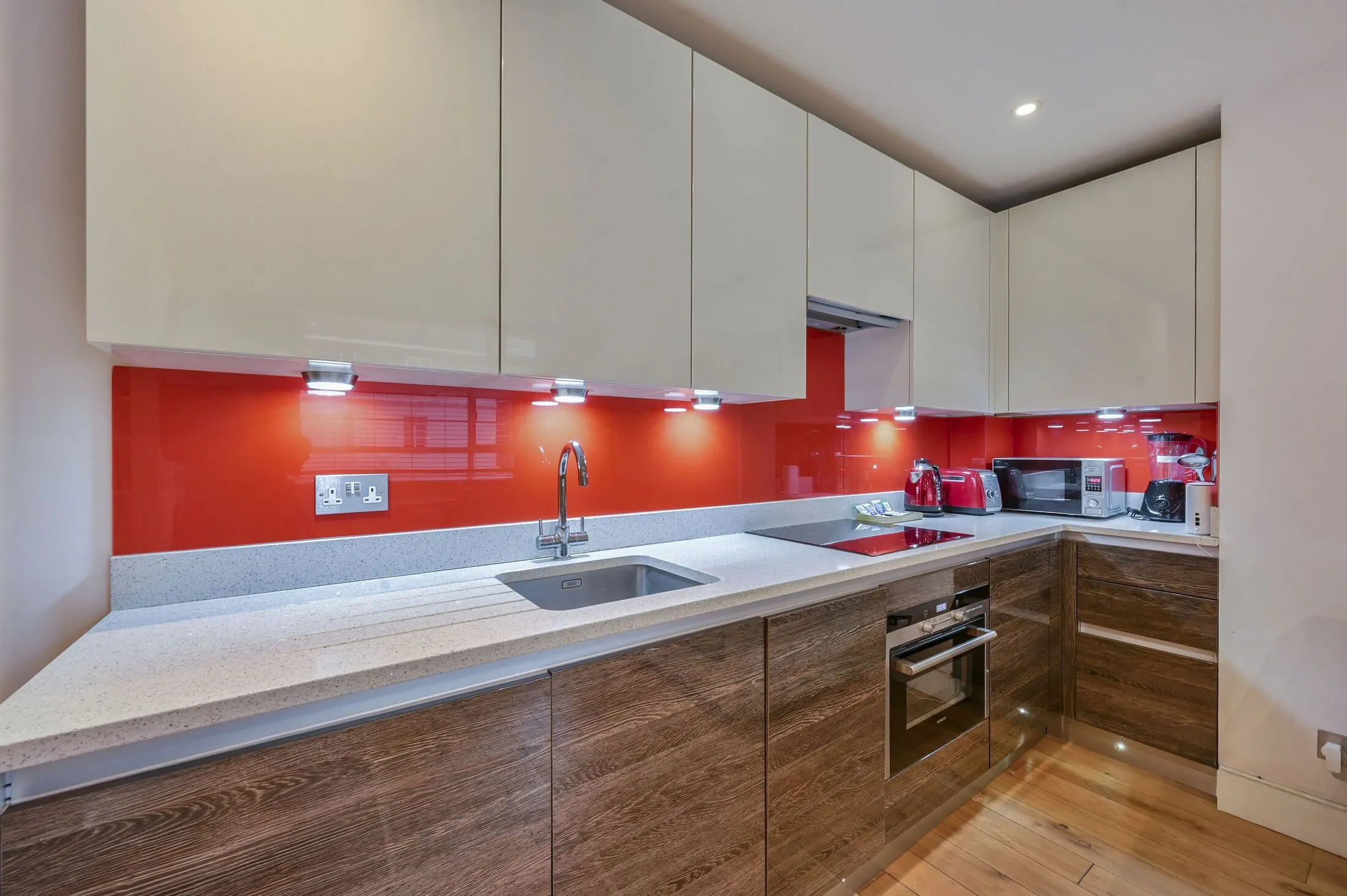 Flat Sloane Avenue in Greater London