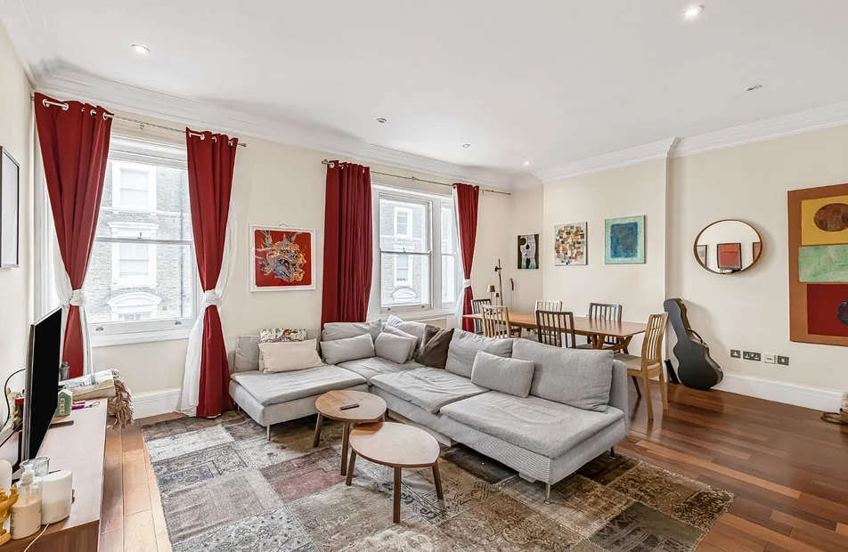 Flat Campden Hill Gardens in Greater London