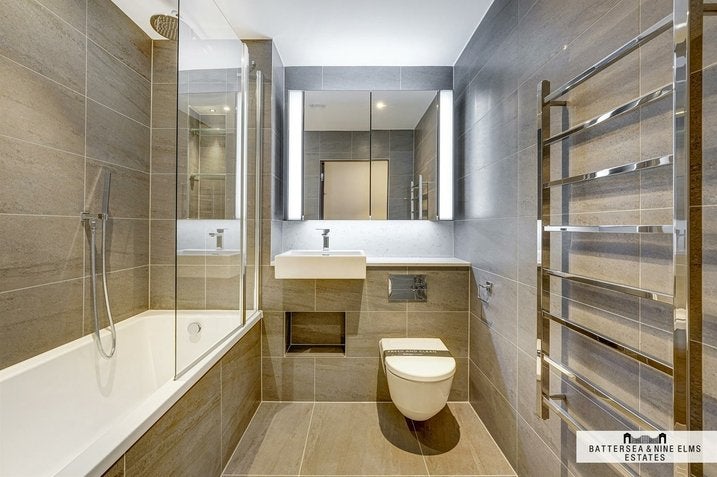 Flat Lanchester Way in Greater London