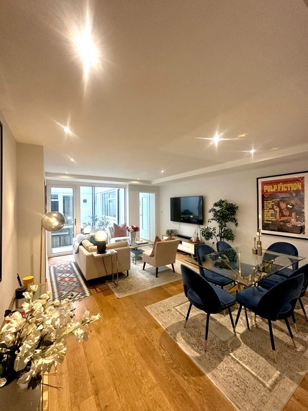 Room Cadogan Place in Greater London