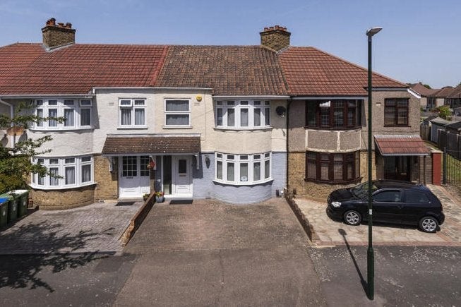 House Fairfield Road in Greater London
