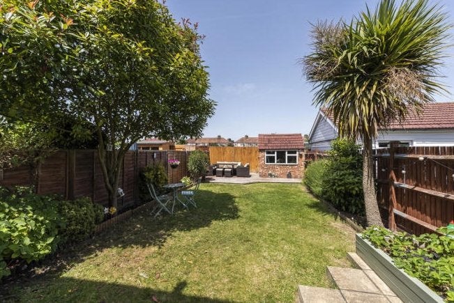 House Fairfield Road in Greater London