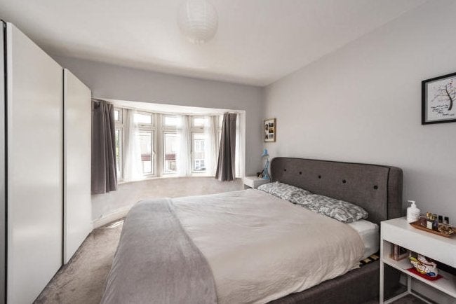 House Fairfield Road in Greater London