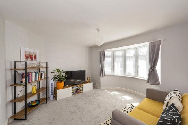House Fairfield Road in Greater London