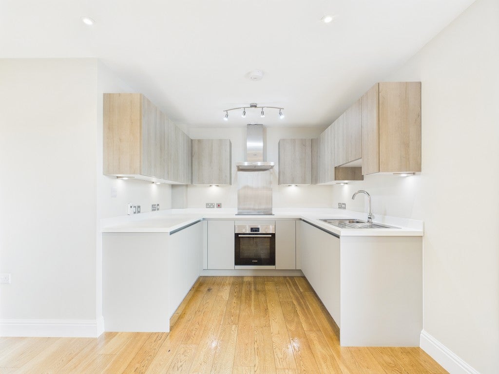 Flat Cabot Mews in Bristol