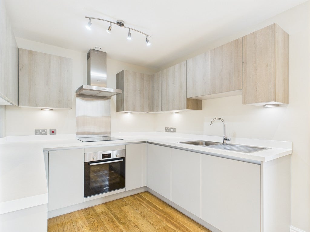 Flat Cabot Mews in Bristol