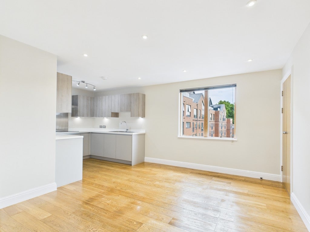 Flat Cabot Mews in Bristol