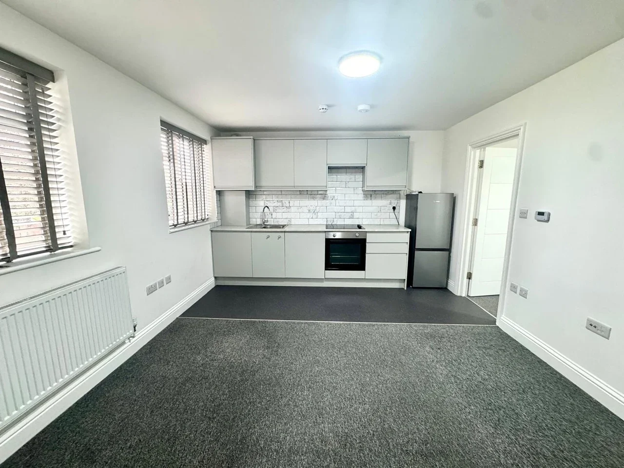 Flat Old Ruislip Road in Greater London