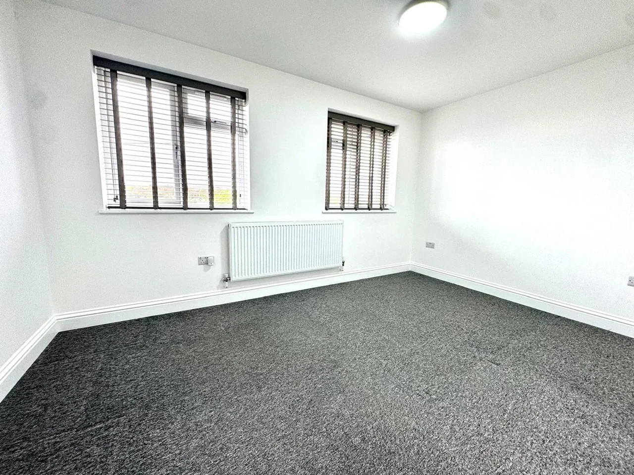 Flat Old Ruislip Road in Greater London