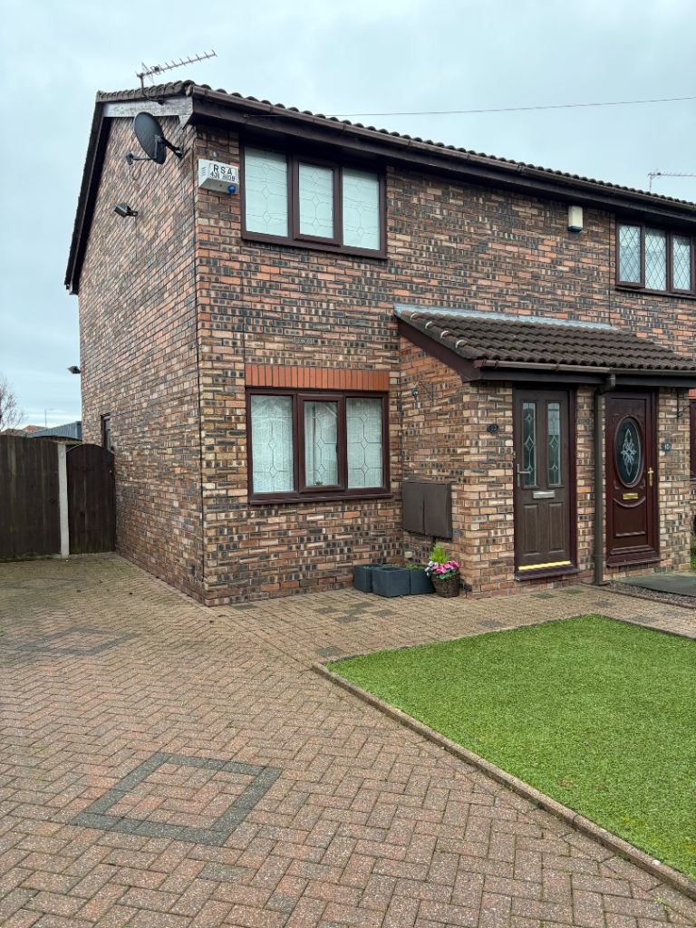 House Ashlands Drive in Tameside