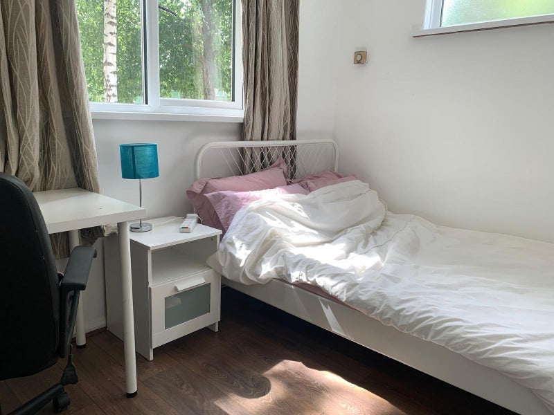 Room Carpenters Road in Greater London