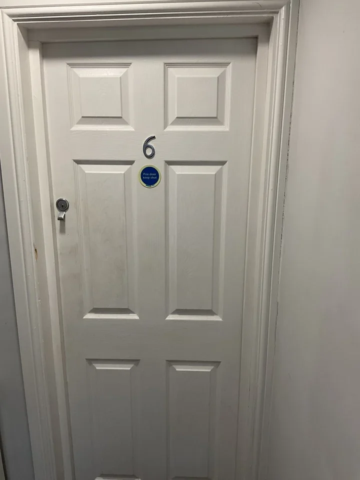 Room High Street North in Dunstable