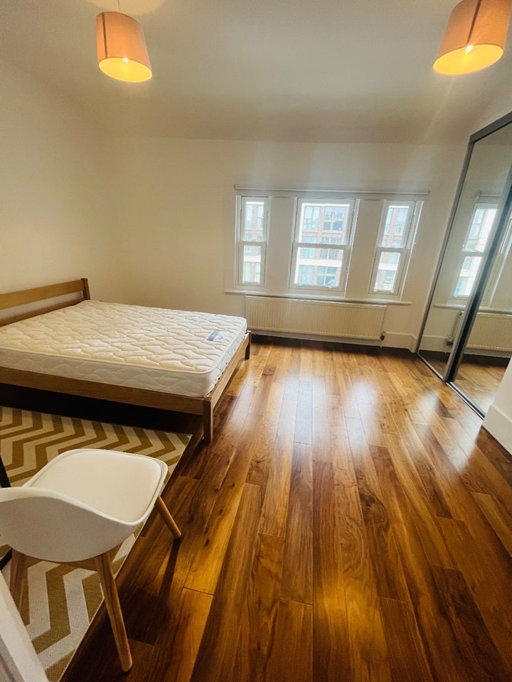 Room Upper Richmond Road in Greater London