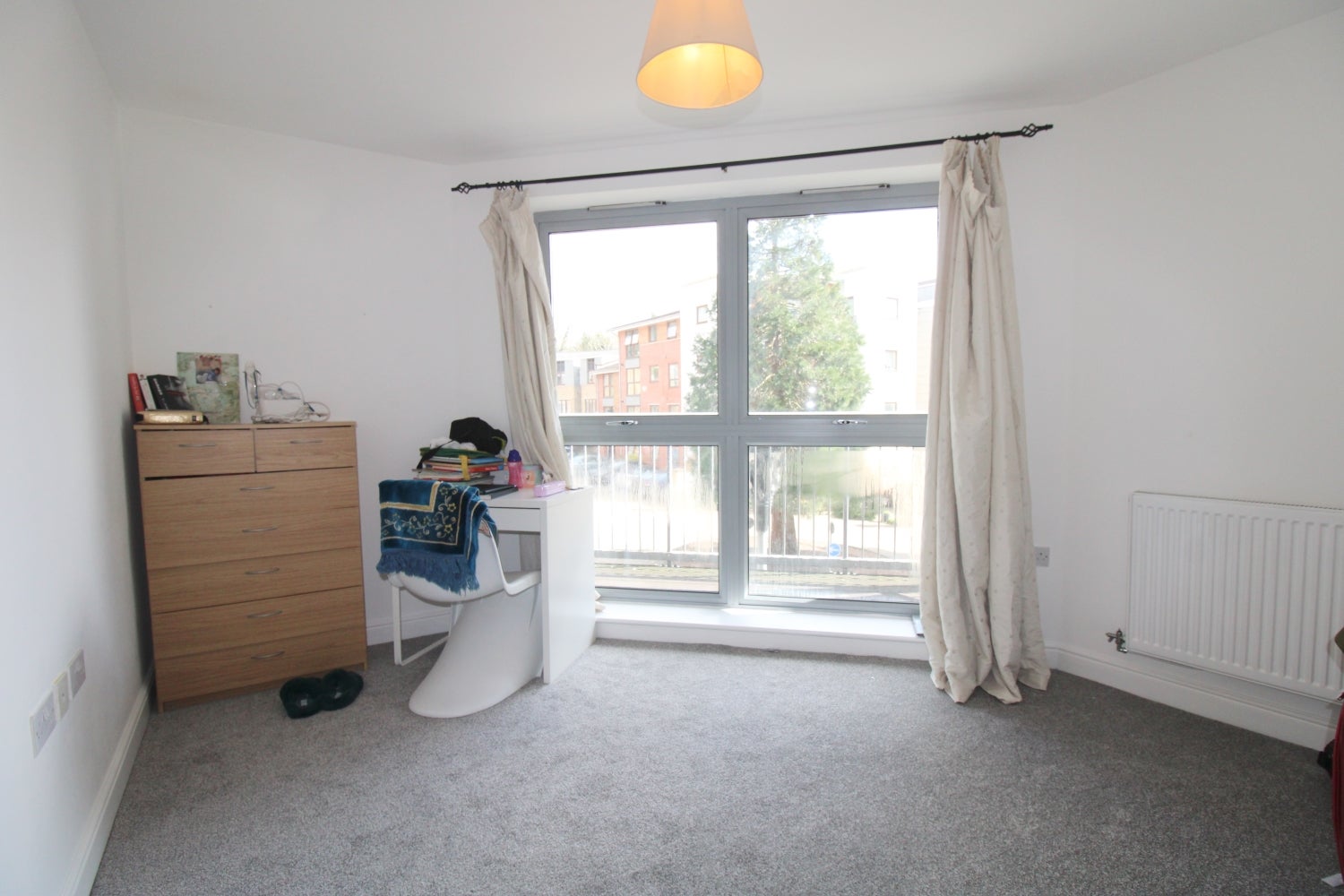 Flat Armstrong Mall in Rushmoor