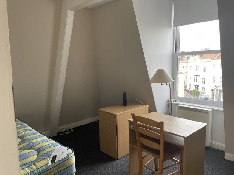 Room Whiteladies Road in Bristol