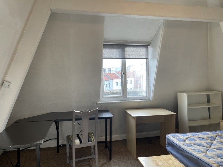 Room Whiteladies Road in Bristol