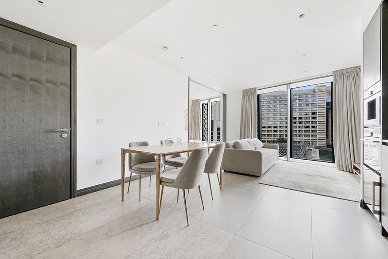 Flat Blackfriars Road in Greater London