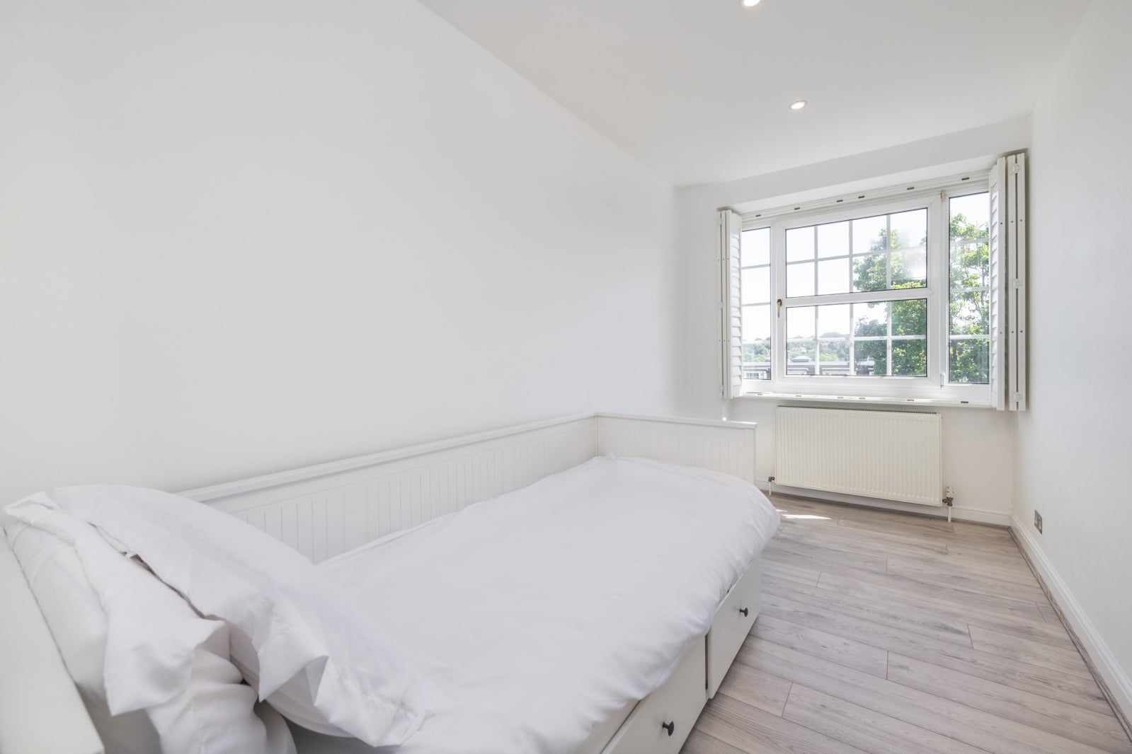 House Newstead Way in Greater London