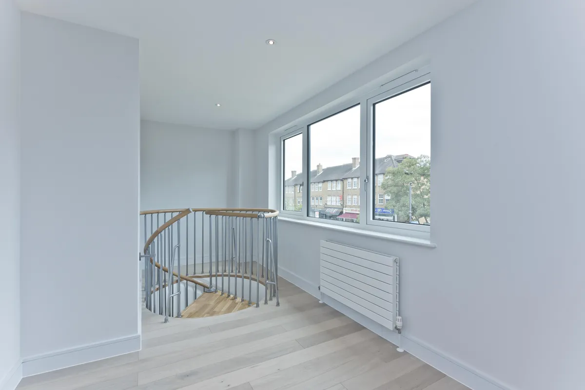 Flat Hare Lane in Elmbridge