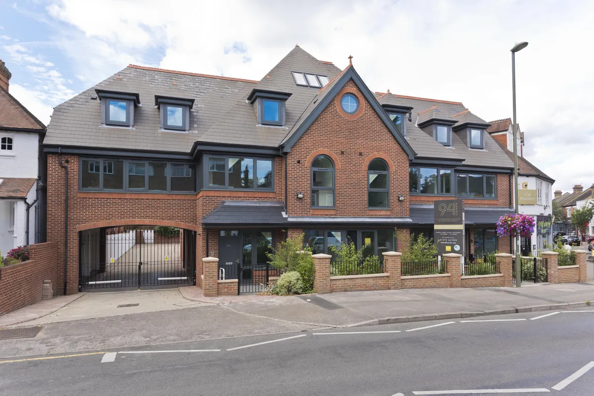 Flat Hare Lane in Elmbridge