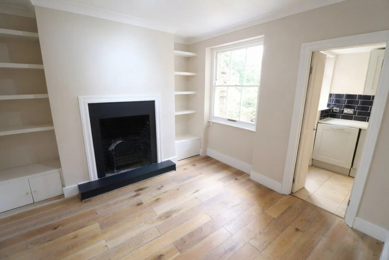 Flat Battersea Park Road in Greater London