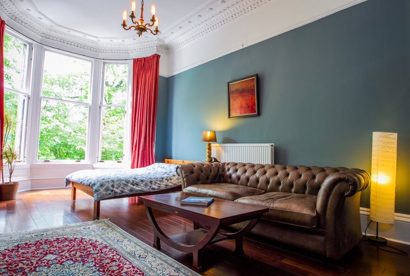 Room Queen's Drive in Glasgow