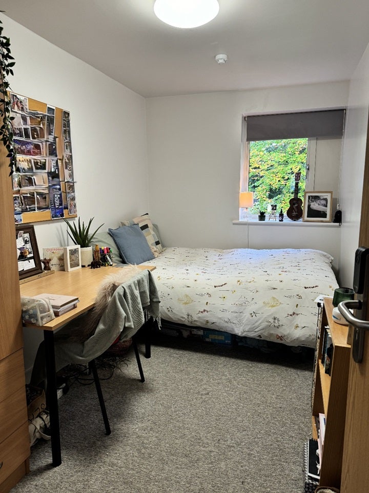 Flat Sparkford Close in Winchester