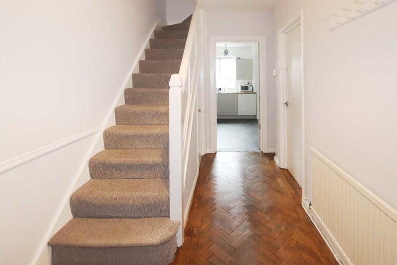 Room Somerset Close in Greater London