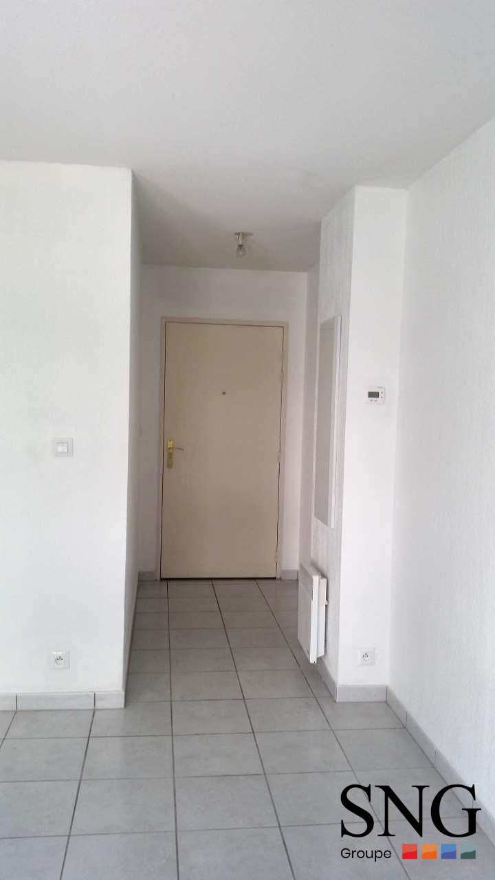 Flat Place de l'Union in Monteux