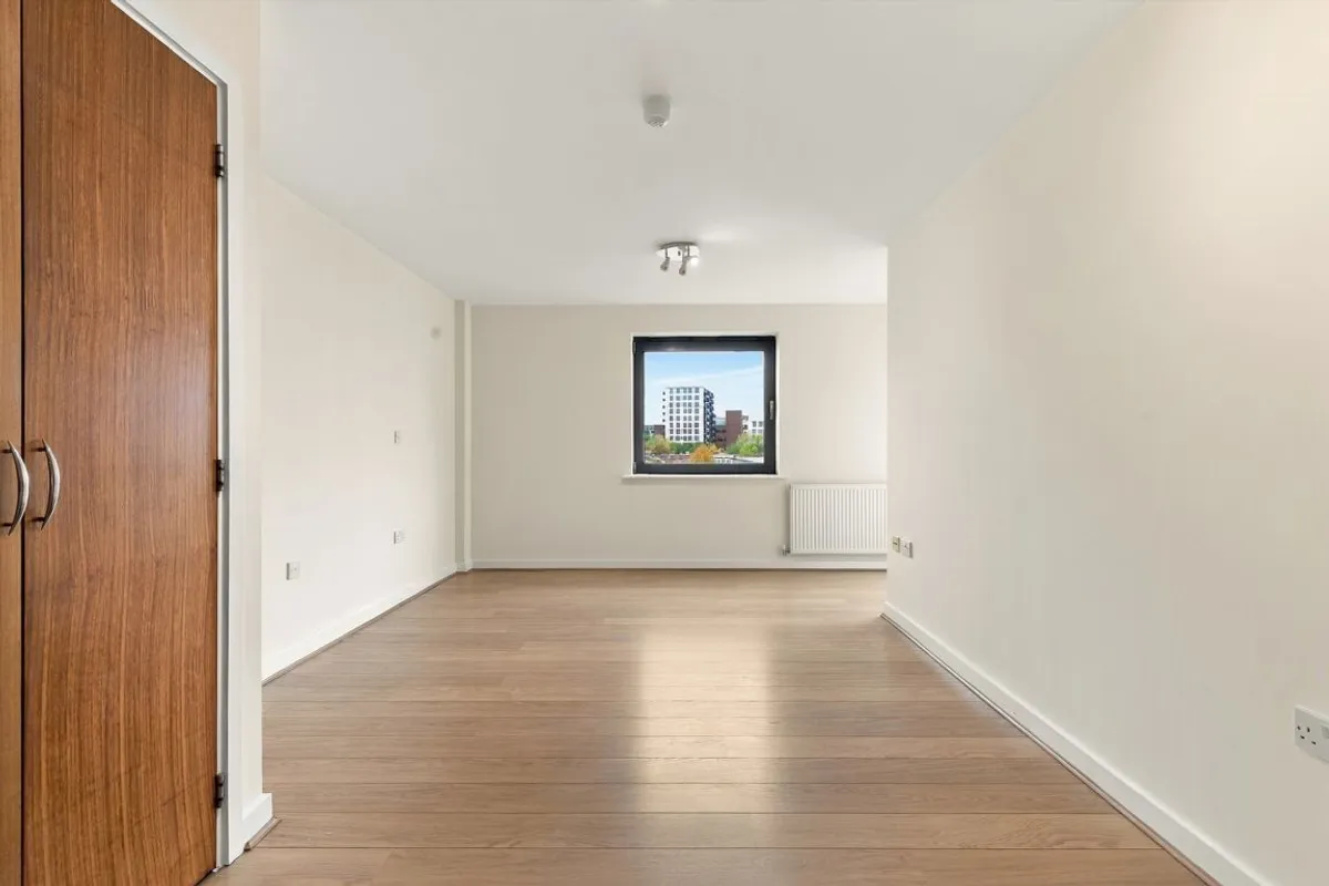 Flat Uxbridge Road in Greater London