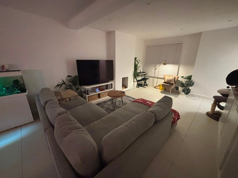 Room Walden Avenue in Greater London
